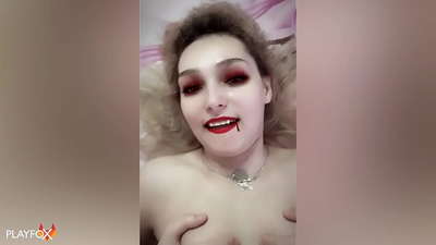 इवान हेल्सिंग मुश्किल एक सेक्सी पिशाच fucks और उसके गधे पर आता है