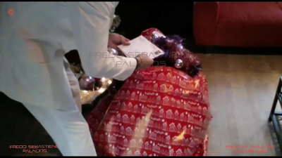 माँ, मैं अपने क्रिसमस वर्तमान बालों वाली सुनहरे बालों वाली माँ कुतिया के साथ बड़ा गधा पागल के बारे में मुर्गा मिल गया